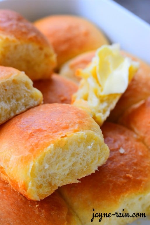 dinner rolls